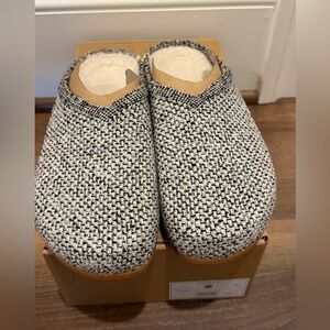 New Rothy's Size 7 Cozy Clogs